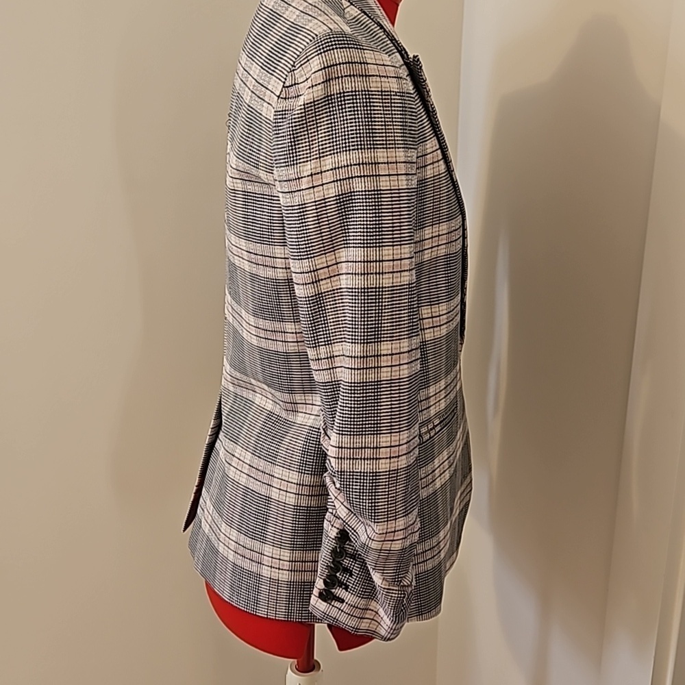 1. State blazer - Picture 4 of 6